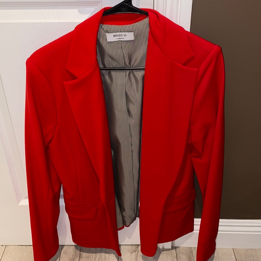 RED BLAZER SIZE 10 FROM BAILEY 44